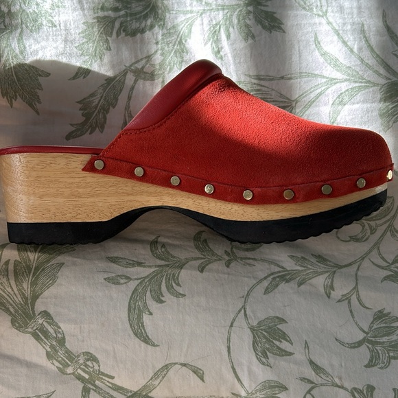 Barely used M.Gemi clogs. Only worn a couple times. - Picture 5 of 10